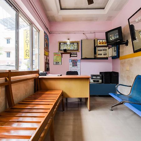Hotel O K.S.Lodge Tribhuvanam Kültér fotó