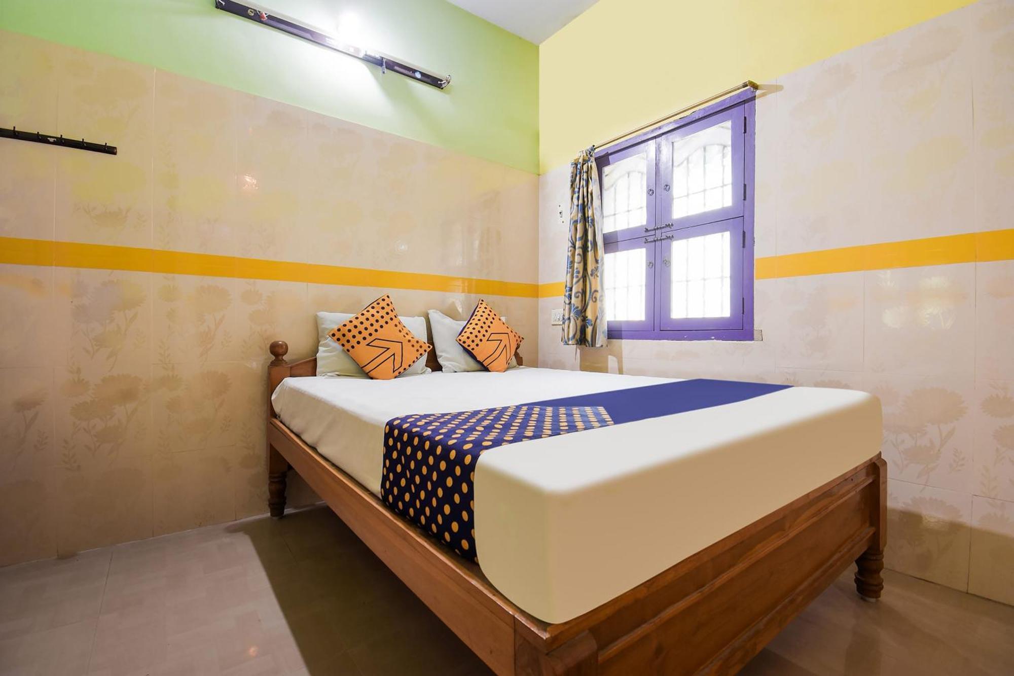 Hotel O K.S.Lodge Tribhuvanam Kültér fotó