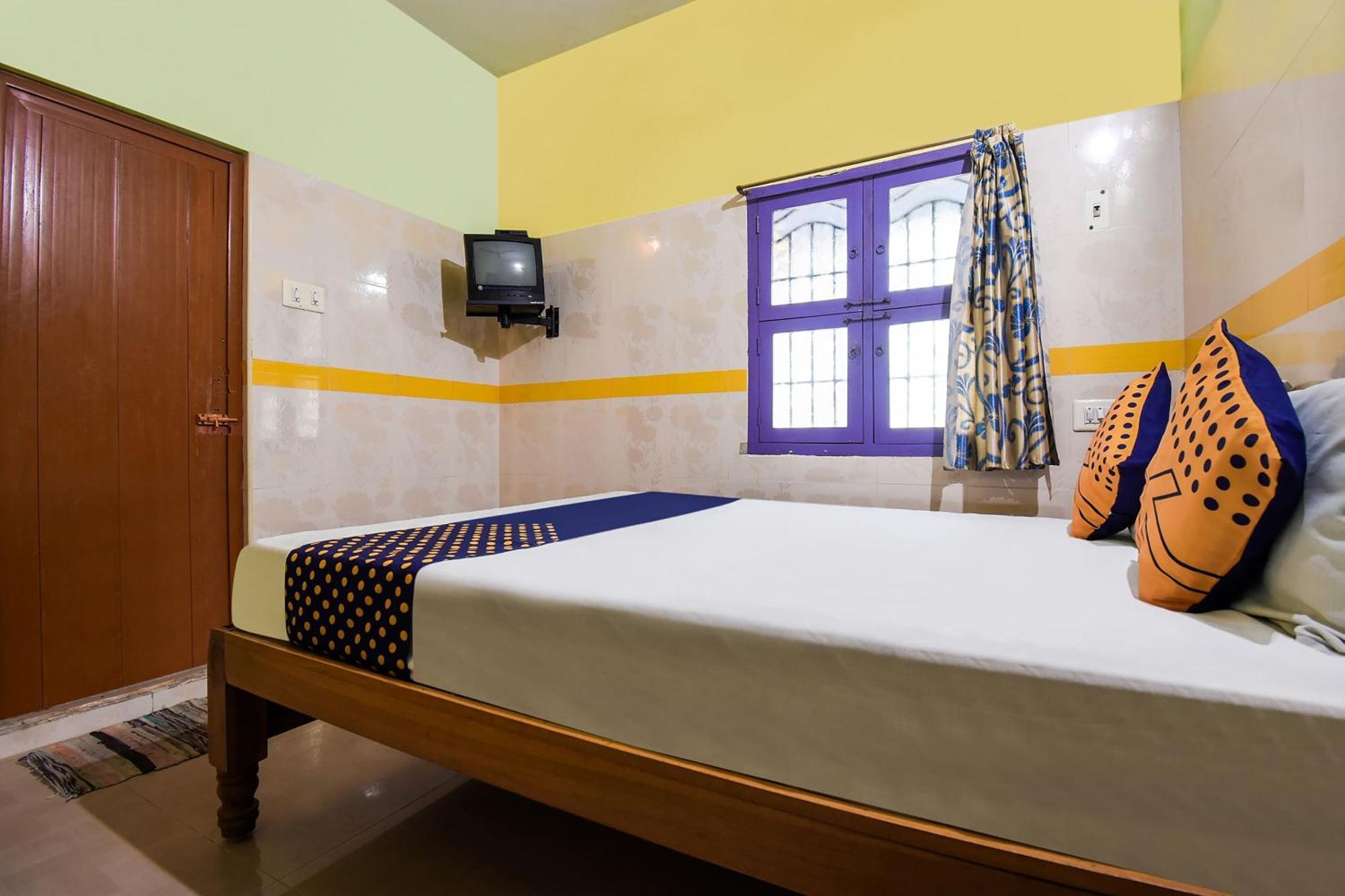 Hotel O K.S.Lodge Tribhuvanam Kültér fotó