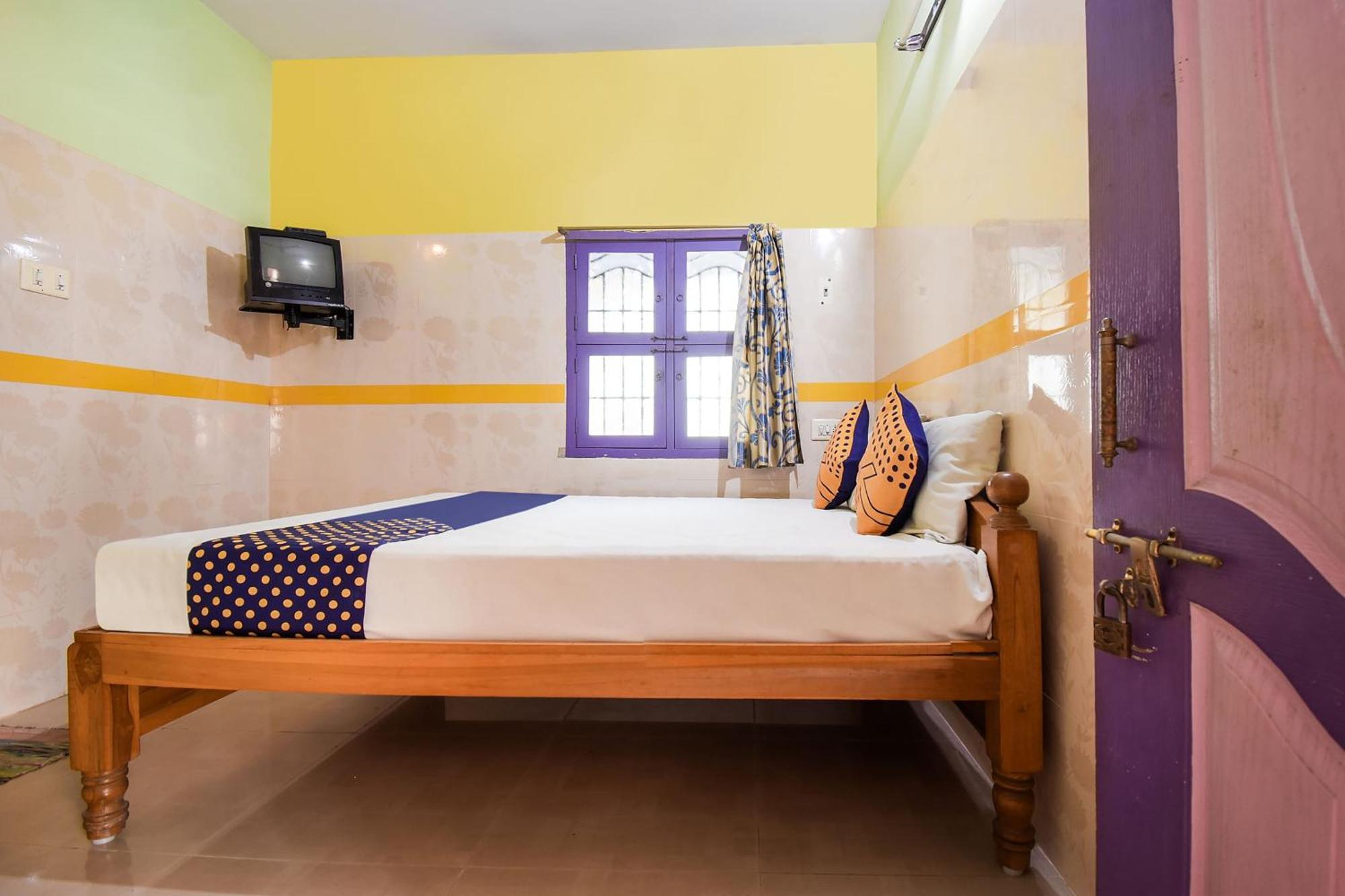Hotel O K.S.Lodge Tribhuvanam Kültér fotó