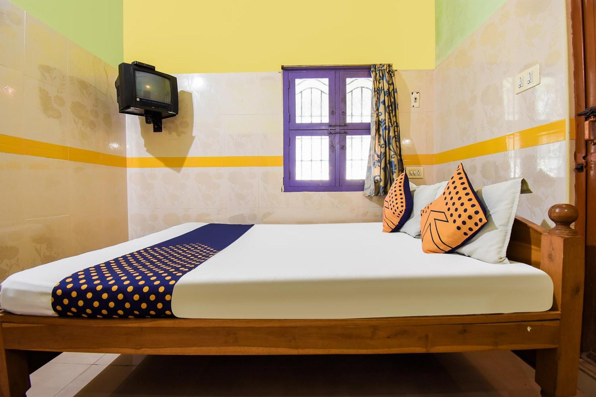 Hotel O K.S.Lodge Tribhuvanam Kültér fotó